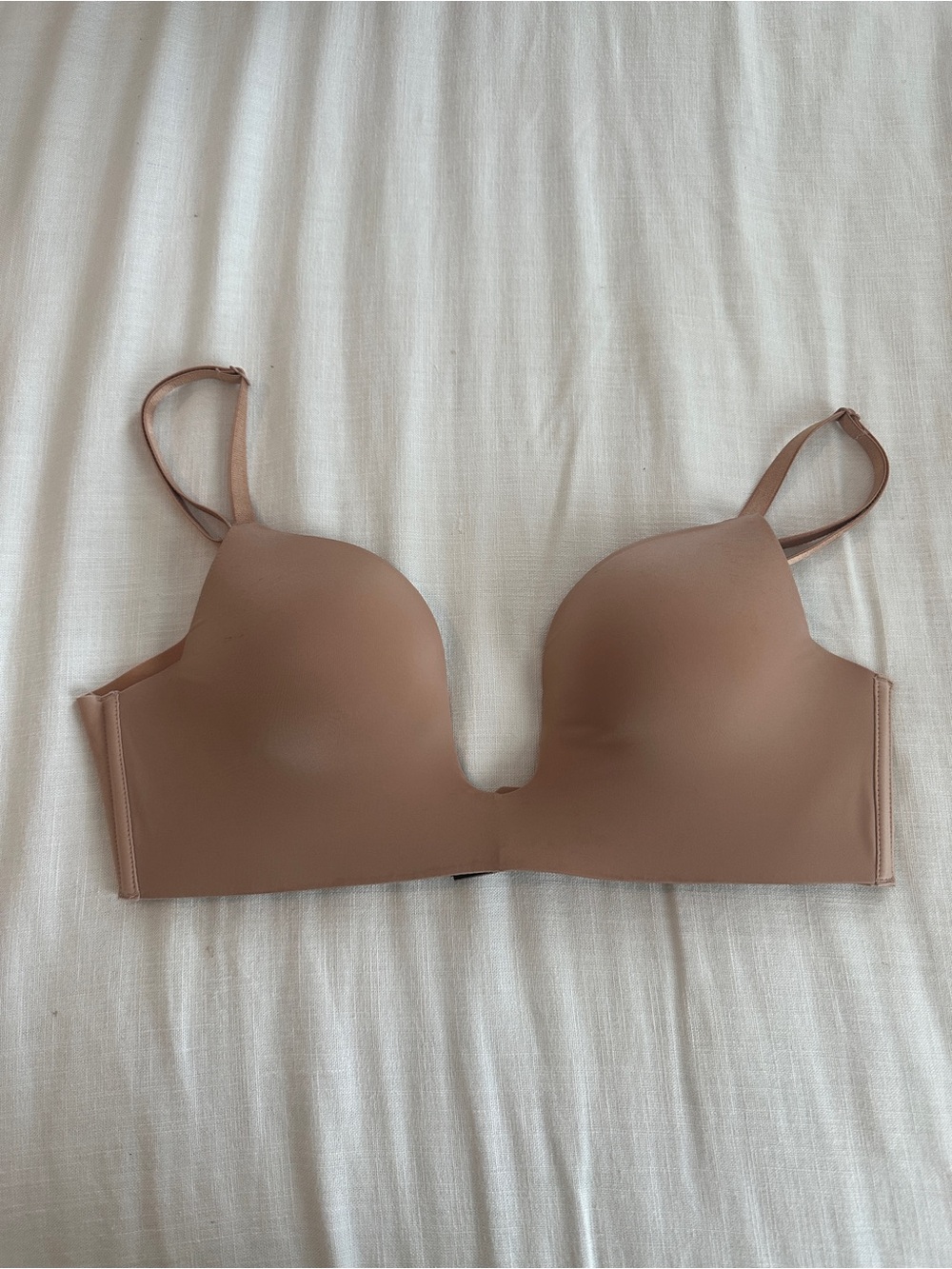 Invisible by Victoria’s Secret
Plunge Low-Back Bra - 32C